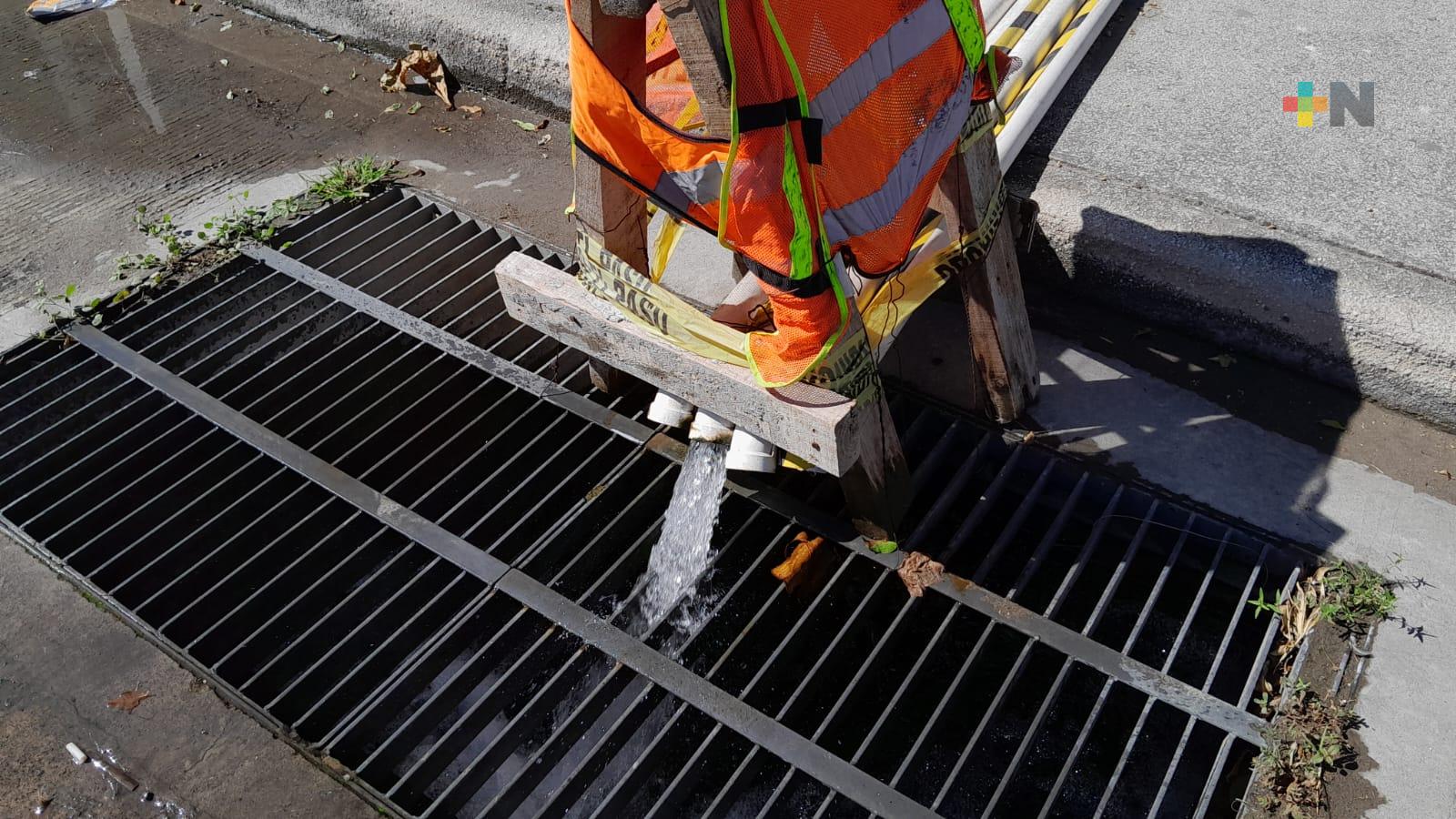 Por meses se ha fugado agua potable en Veracruz puerto; grupo MAS no atiende