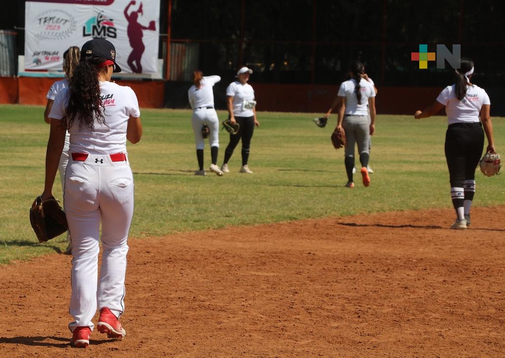 El Águila presente tryout de la Liga Mexicana de Softbol