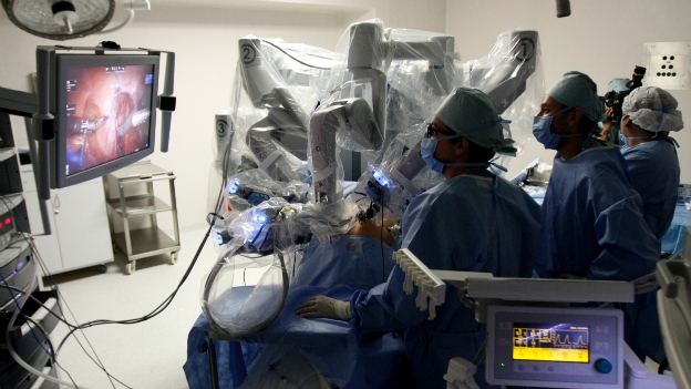 INER, primer instituto en realizar procedimientos de alta precisión con robot Da Vinci
