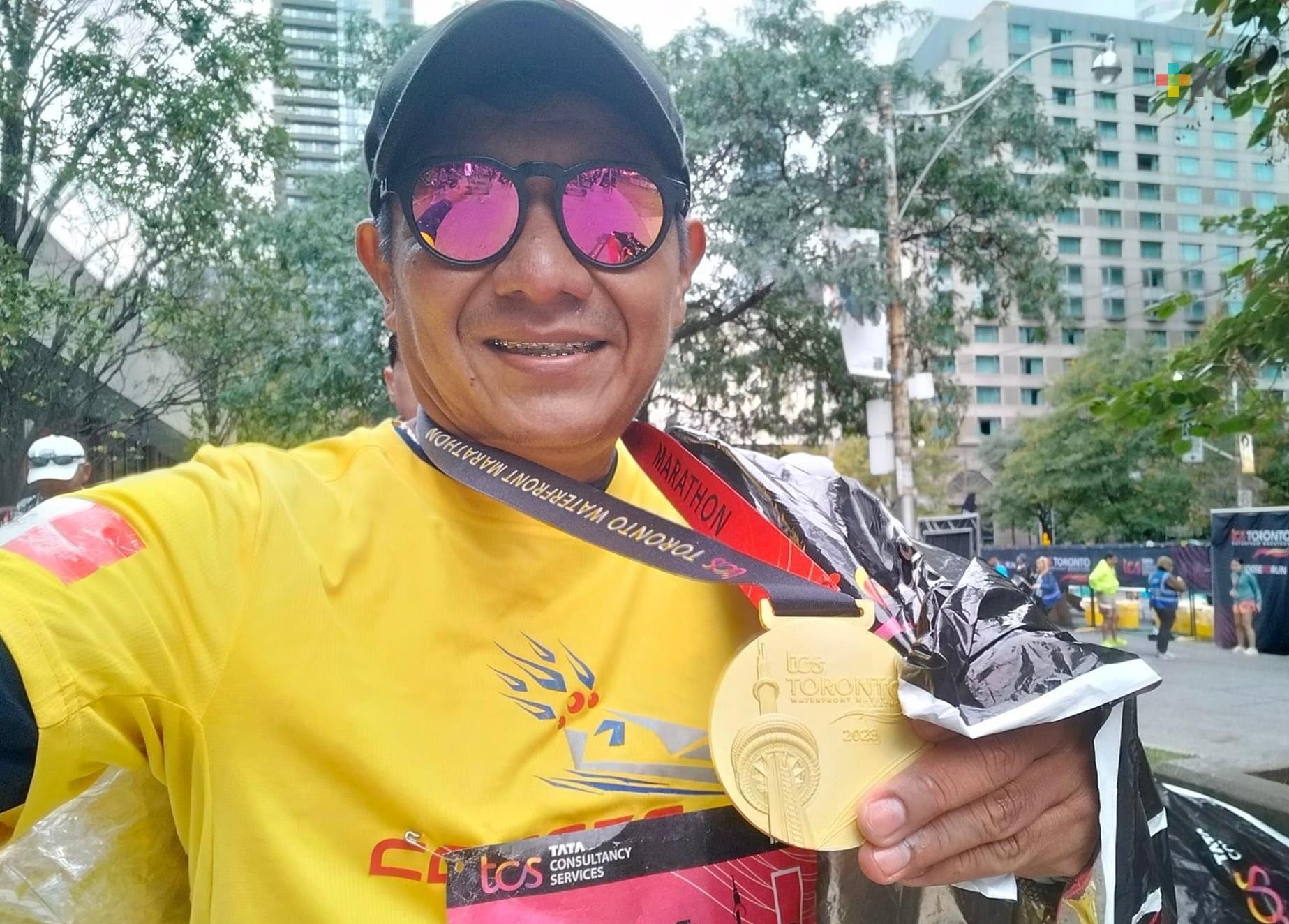 Veracruzano José Domínguez corre con éxito el Toronto Waterfront Marathon