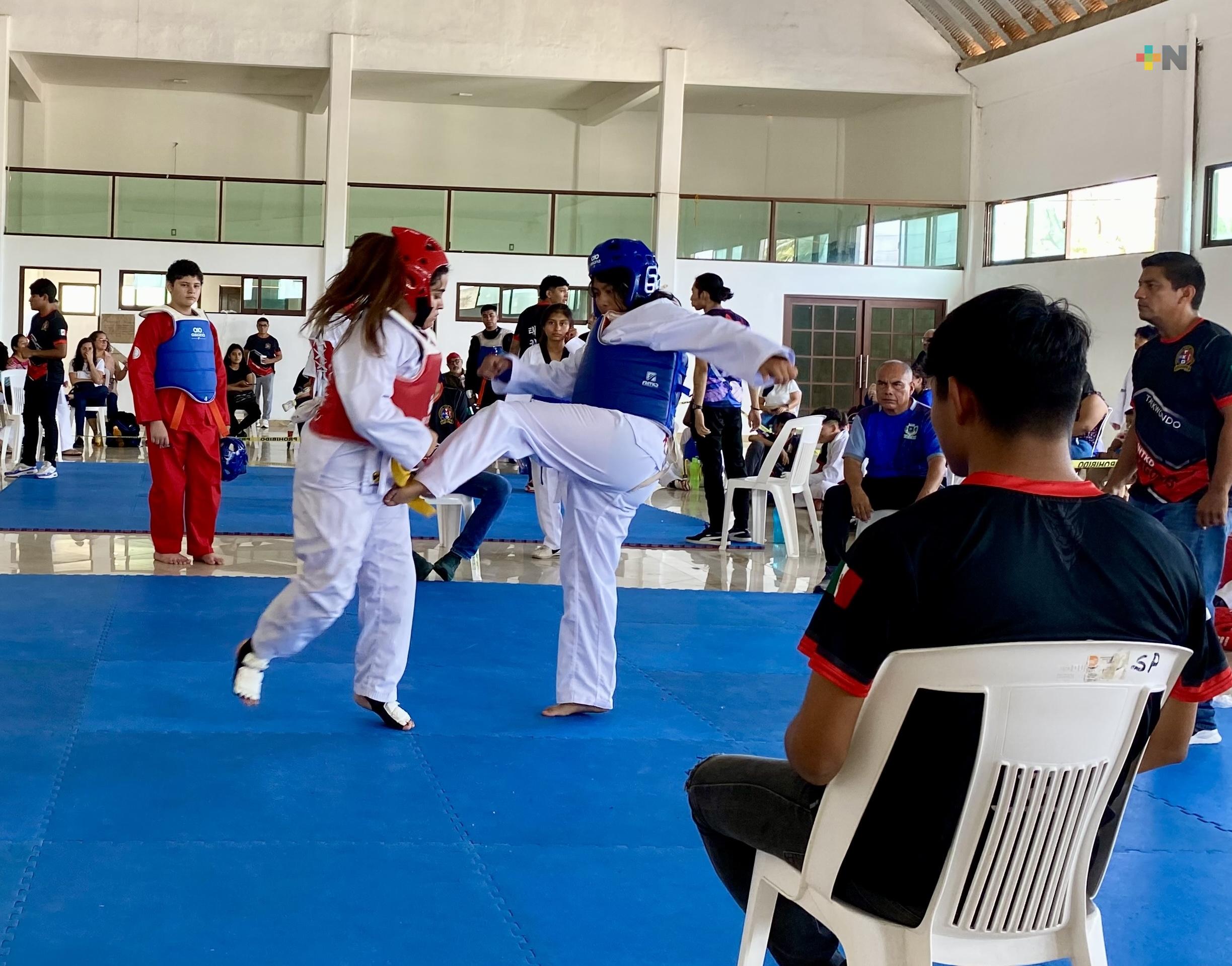 Dragones de Coatzacoalcos realizan «tope» con taekwondoines de la región