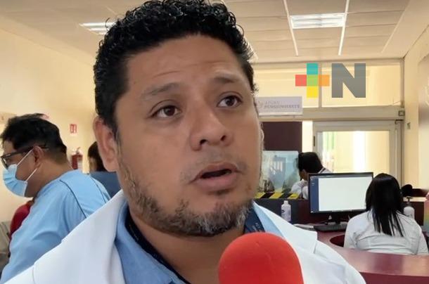 ISSSTE Coatza está aplicando vacunas contra influenza y Covid a público en general