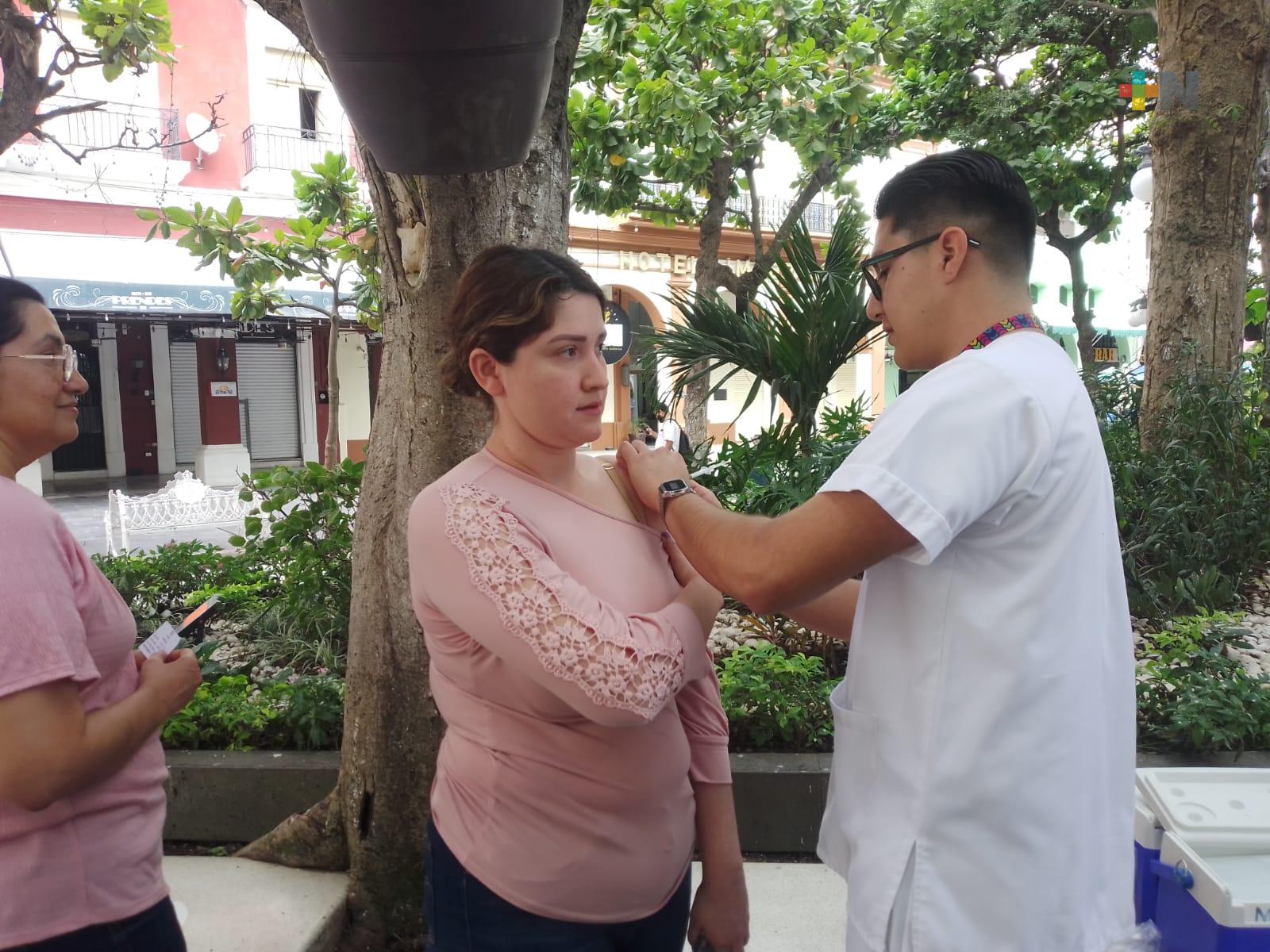 Jornada de vacunación contra la influenza llevan a cabo en zócalo de Veracruz puerto