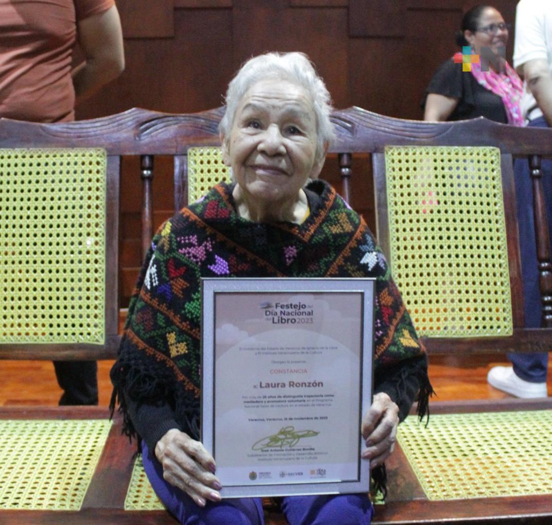 Rinde IVEC homenaje a Laurita Pinzón