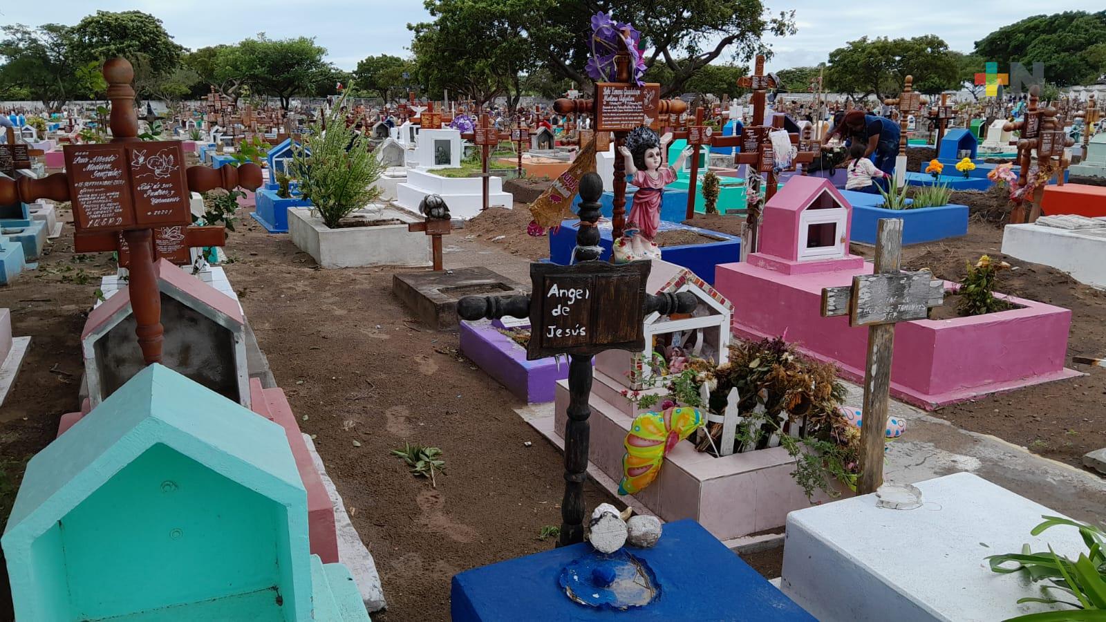 Se prevé que 50 mil personas visiten panteones en municipio de Veracruz