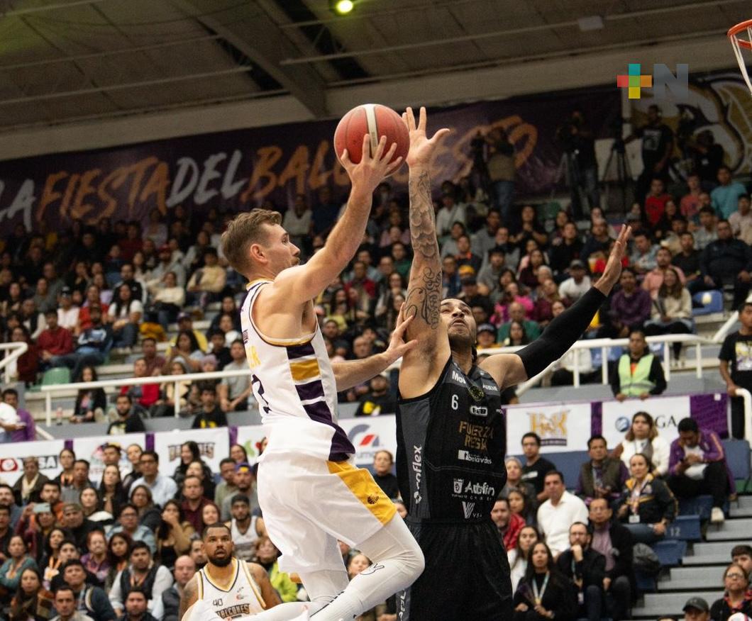 Fuerza Regia vence a los Halcones de Xalapa y avanza a la final de Zona en LNBP