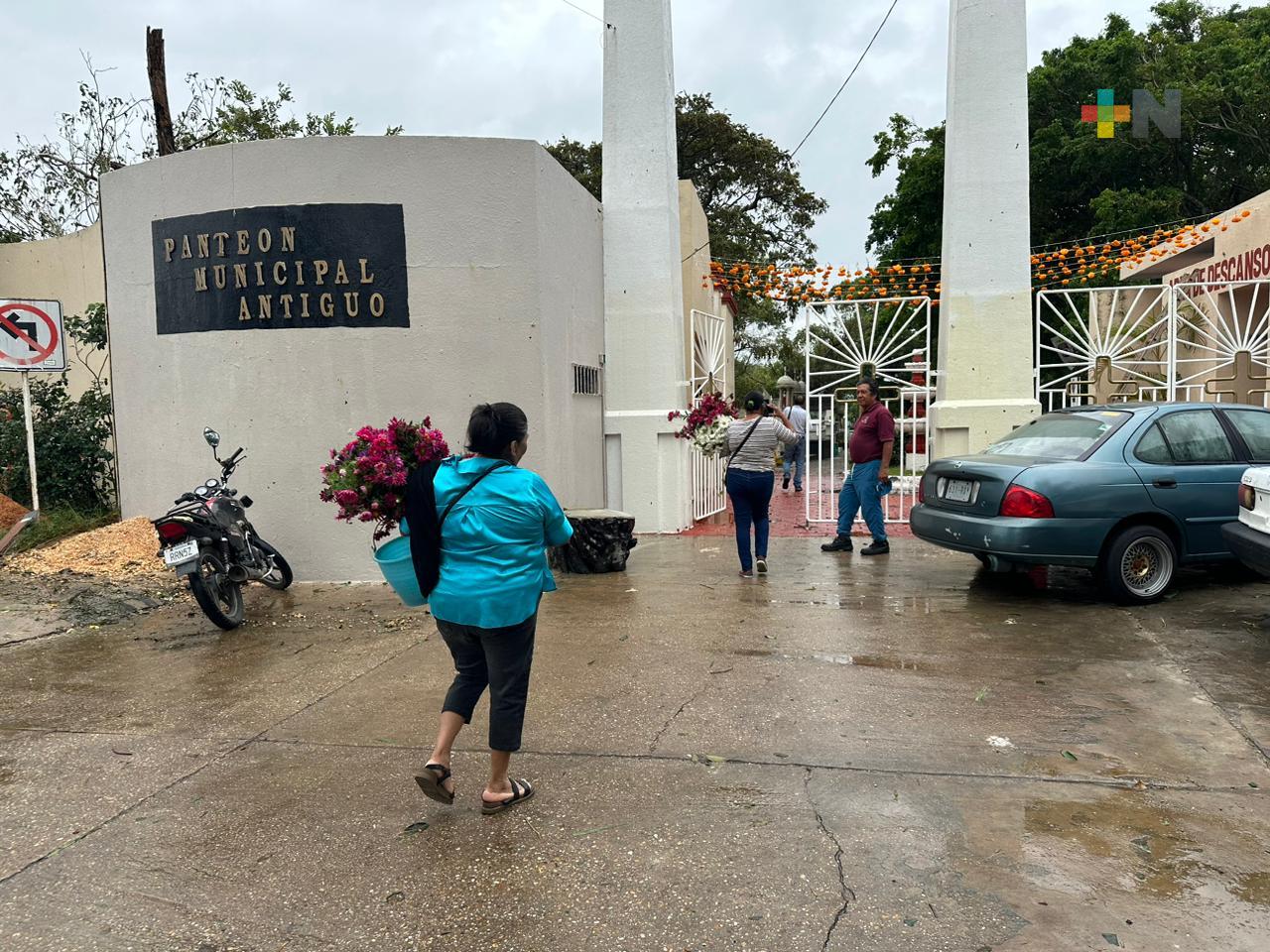 Reabren algunos panteones de Coatza y recomiendan precaución por daños en su interior