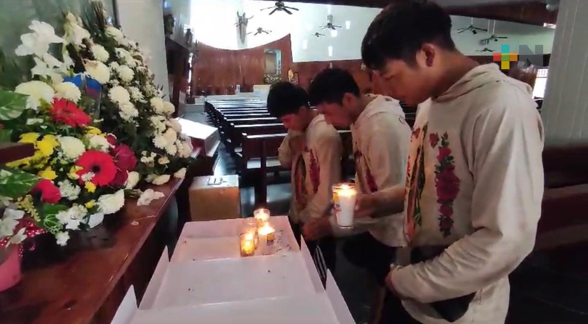 Peregrinos de Yucatán acuden al santuario de la Virgen de Guadalupe en Coatza