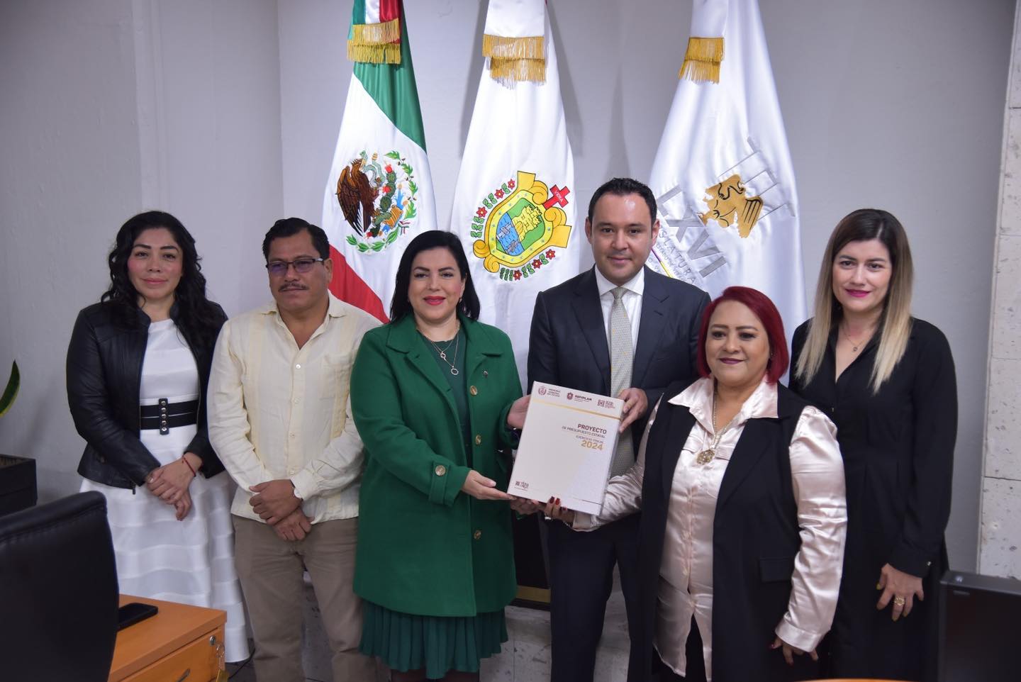 Congreso del Estado recibió proyecto de presupuesto de egresos y Ley de
