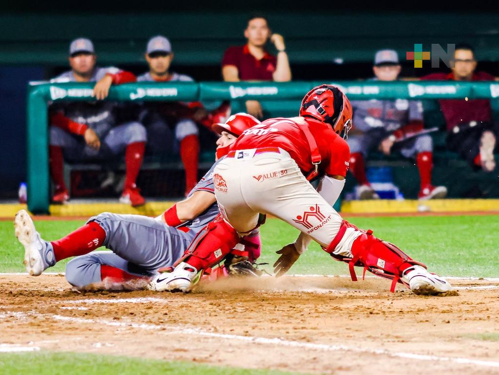 Diablos Rojos vence por 11-4 a El Águila, dividieron triunfos en la serie