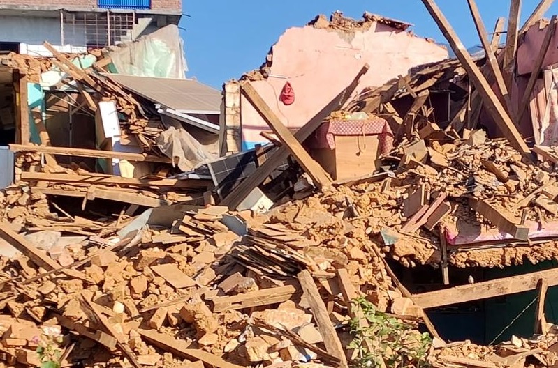 Equipos de la ONU responden al mortífero terremoto en el oeste de Nepal