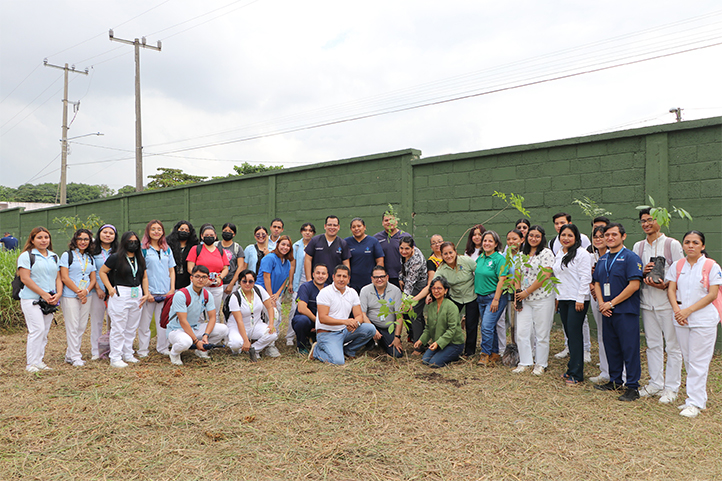 UV inicia proyecto de Reforestación del Campus Minatitlán