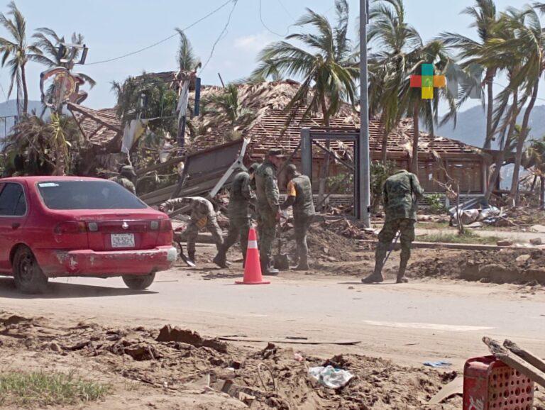 Ejército Mexicano continúa agilizando  traslados de víveres y agua en Acapulco