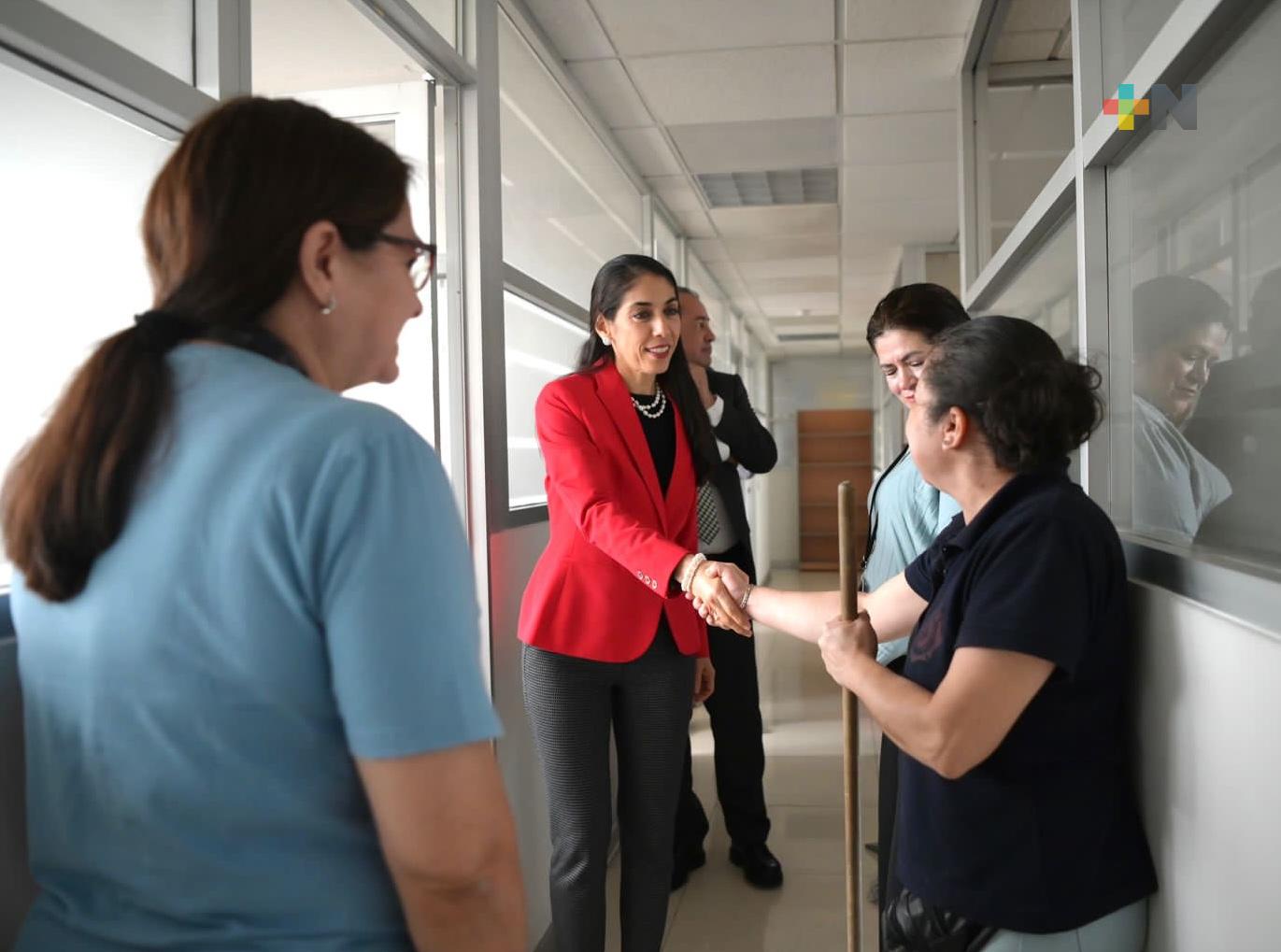 Fiscal general Verónica Hernández  supervisa funcionamiento de oficinas centrales