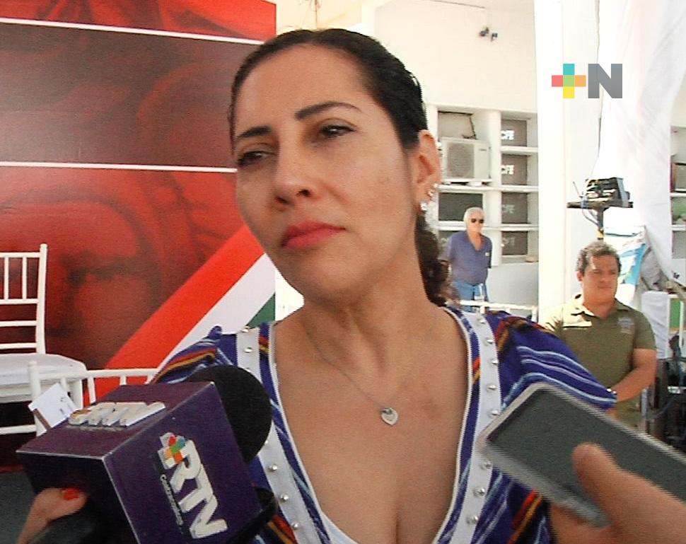 Diputada Tania Cruz atiende inquietudes de trabajadores de zona industrial en Coatza