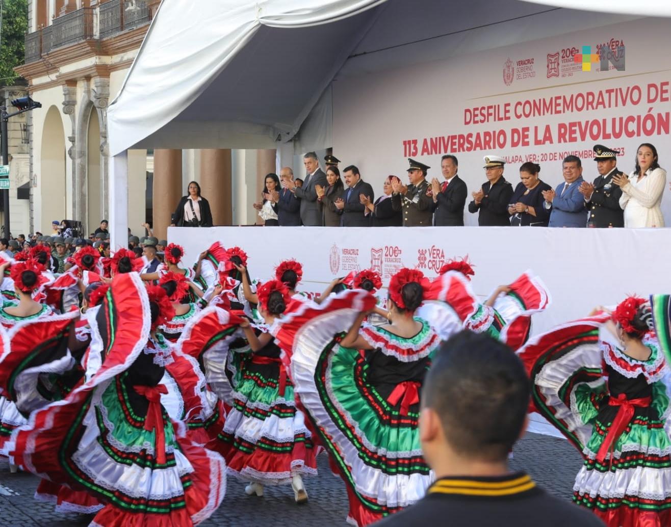 Cuitláhuac García preside desfile conmemorativo al 113 aniversario de la Revolución Mexicana