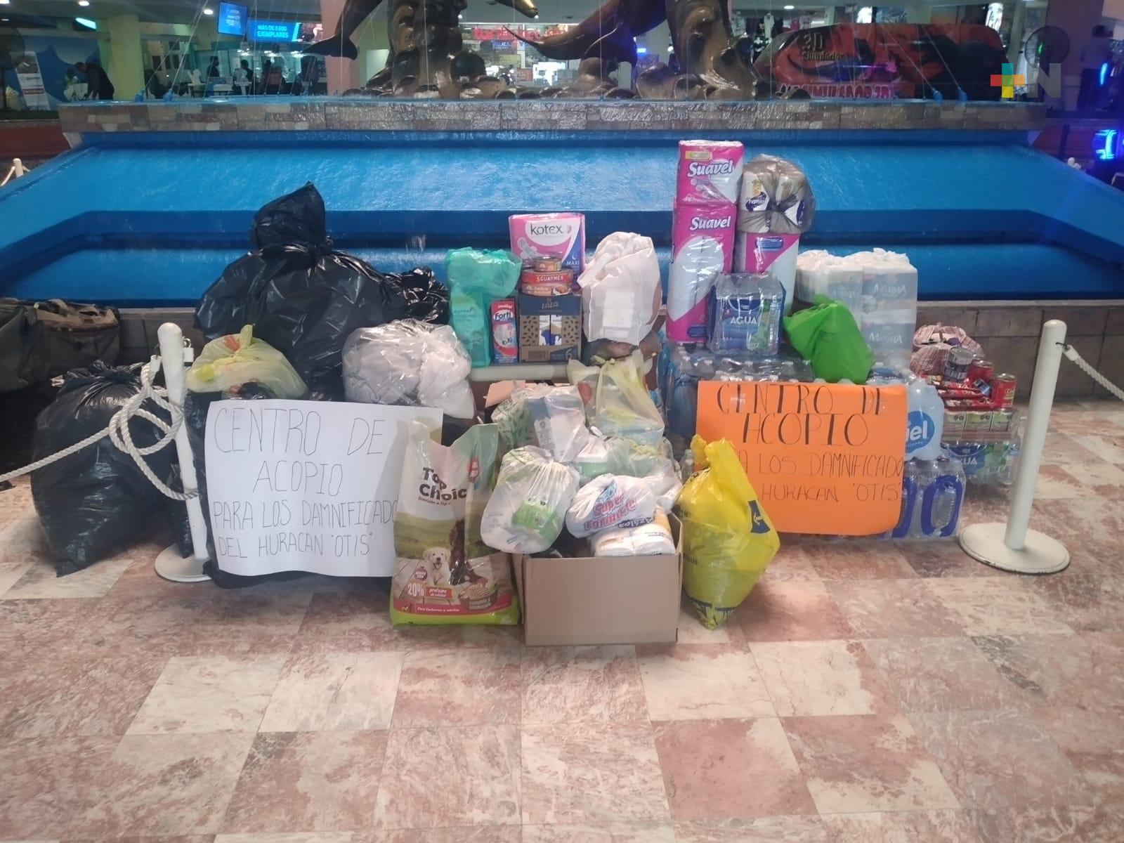 Aún abierto centro de acopio para Guerrero en Aquarium de Veracruz