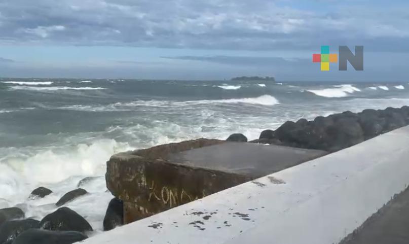 Sin grandes incidentes por paso de frente frío en Veracruz puerto