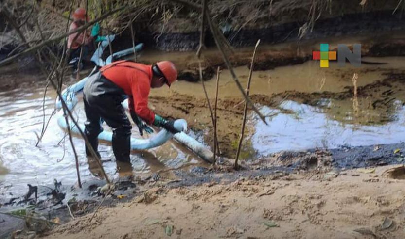 Reparada fuga de hidrocarburo en Ixhuatlán del Sureste; familias sigue evacuadas