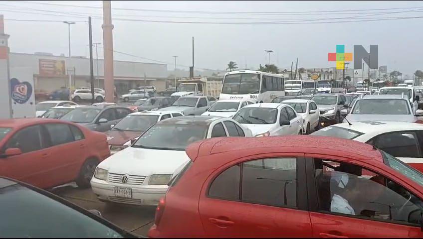 Deterioro del puente Coatzacoalcos I entorpece tránsito vehicular