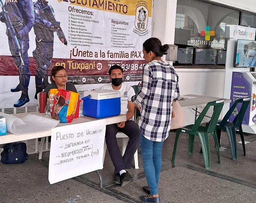 En Tuxpan operan módulos de vacunación contra enfermedades de temporada invernal