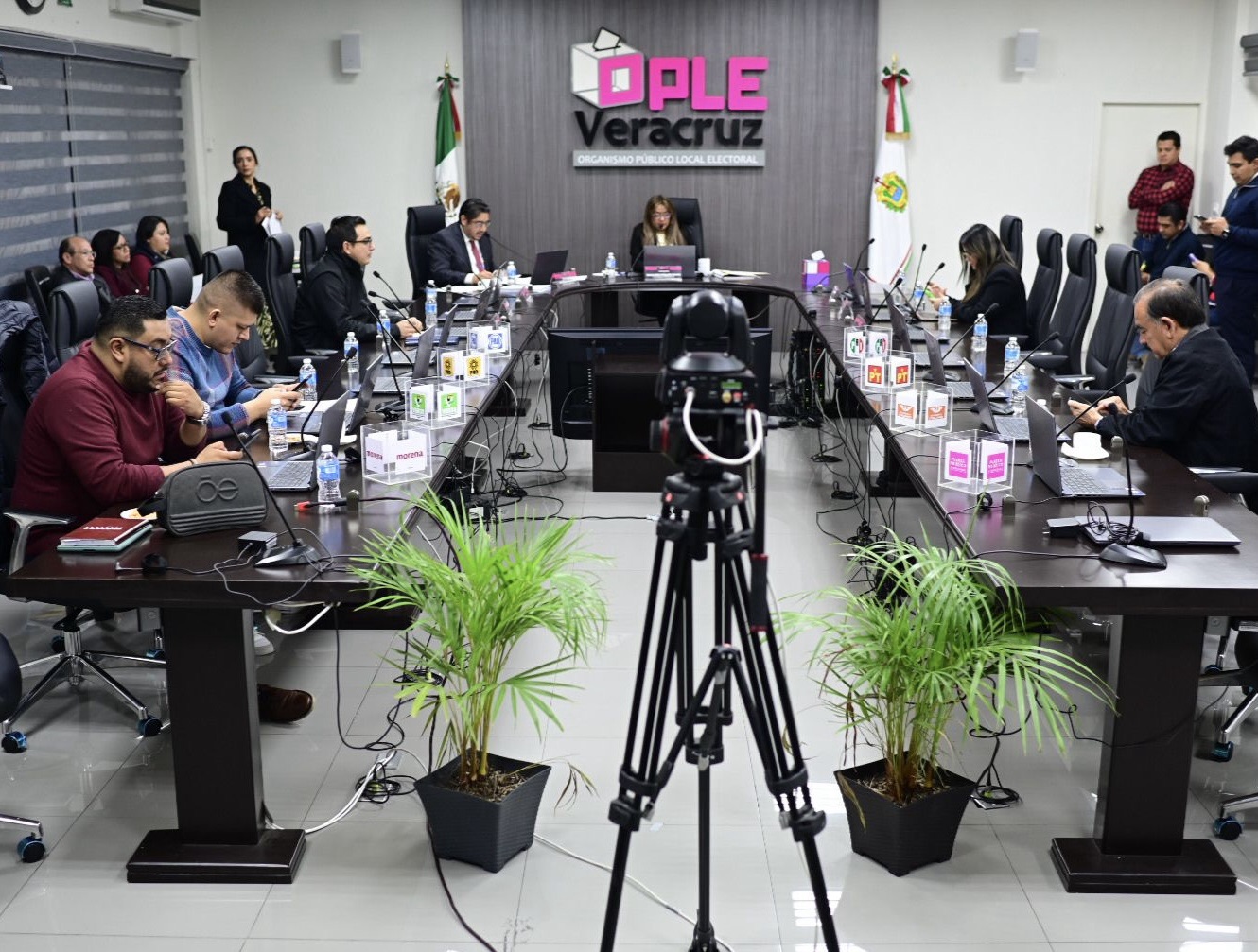 OPLE Veracruz presenta primer informe de monitoreo a medios informativos del proceso electoral 2023-2024