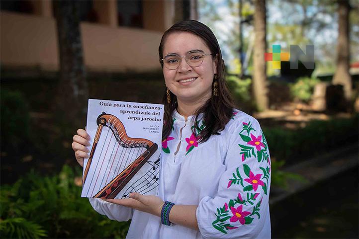 Guía de enseñanza de arpa jarocha obtuvo Premio “Arte, Ciencia, Luz”