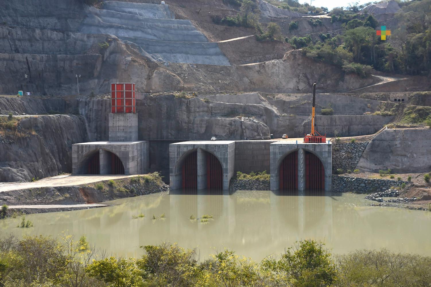 Presidente inaugura presa Santa María; impulsará autosuficiencia alimentaria y energía limpia