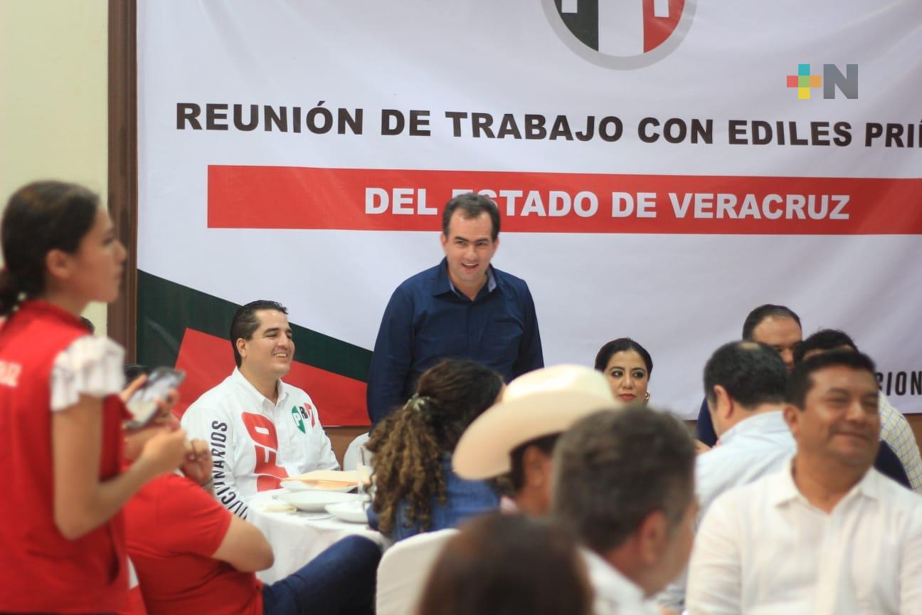 Pepe Yunes cierra filas, se reúne con ediles emanados del PRI