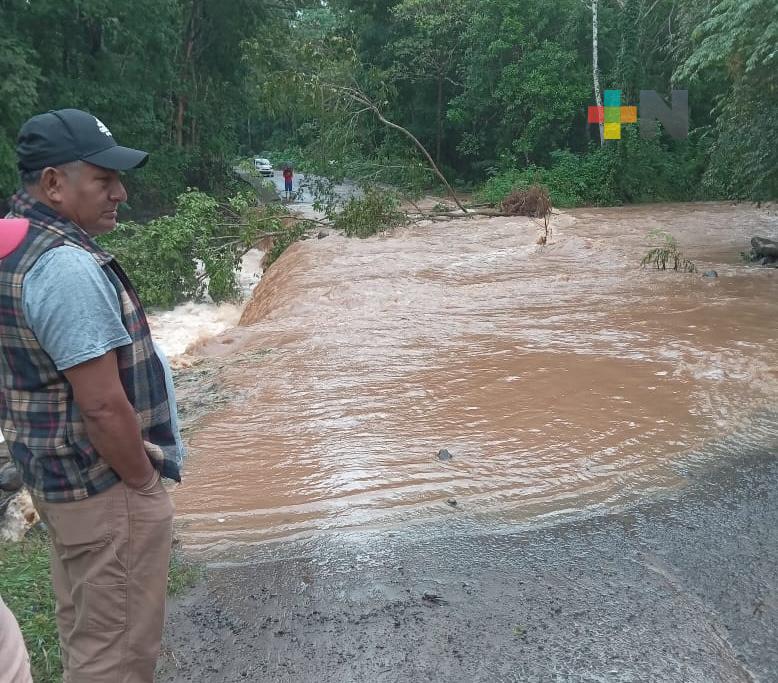 Protección Civil Estatal mantiene el monitoreo de afectaciones por lluvias en Los Tuxtlas