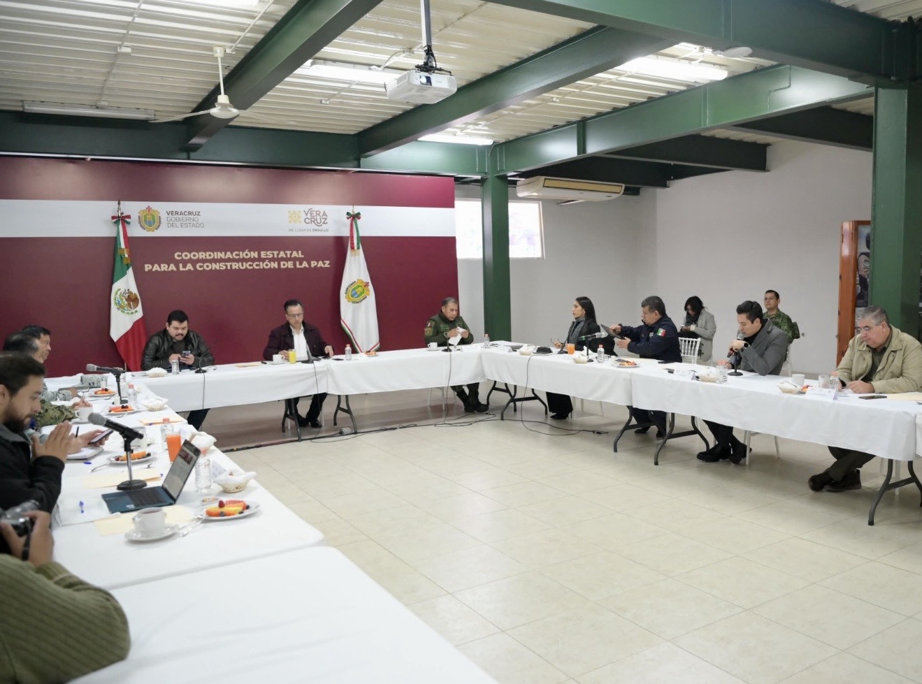 Mesa para Construcción de la Paz sesiona en Emiliano Zapata