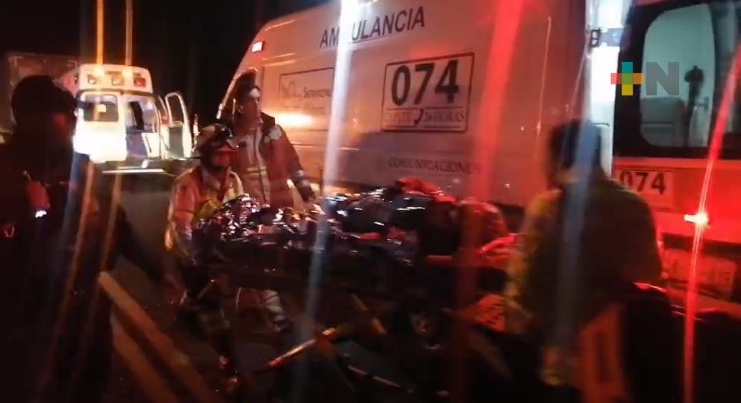 Aparatoso accidente en carretera de Coatza deja dos lesionados graves