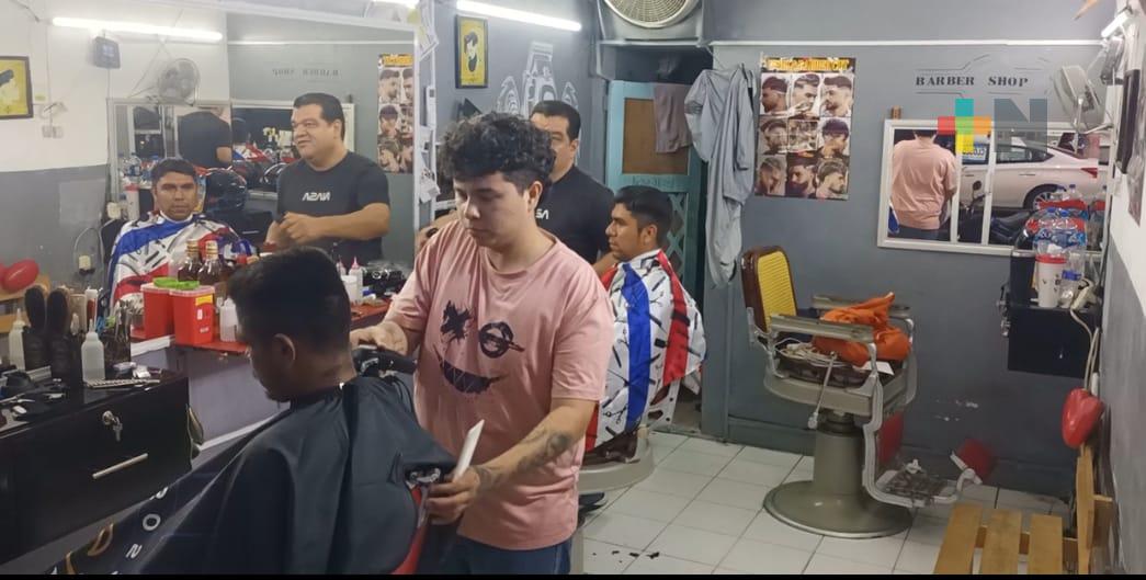 Durante temporada decembrina aumenta trabajo en barberías