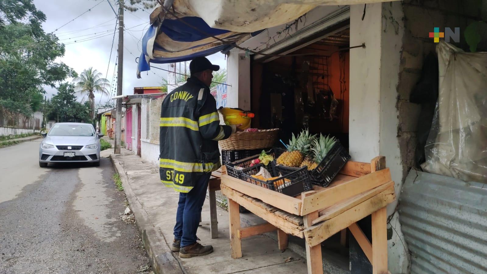 Bomberos de Amatlán realizan boteo para celebrar Día de Reyes