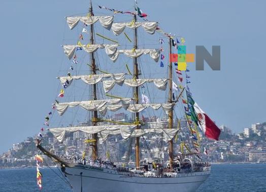 Arriba el Buque Escuela Velero “Cuauhtémoc» al puerto de Acapulco, Guerrero