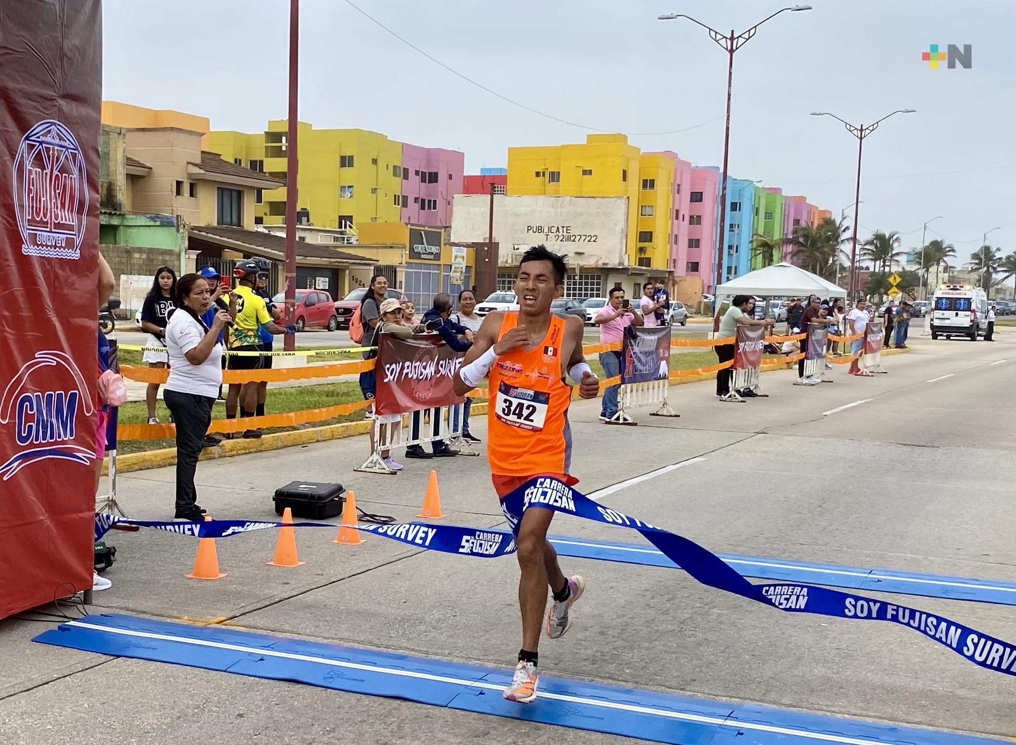 Abel Oliva gana la Carrera Fujisan 5K en Coatzacoalcos