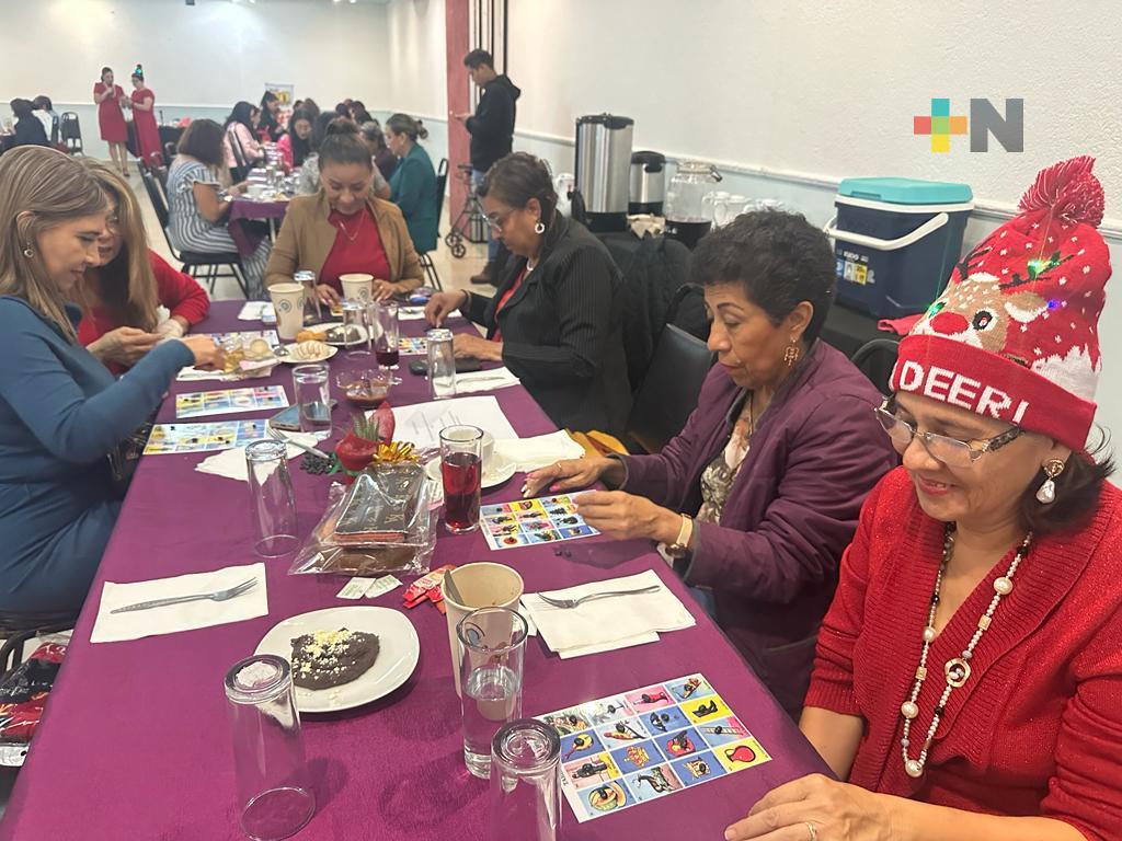 Celebran bingo navideño a favor de capacitación de mujeres de Coatzacoalcos
