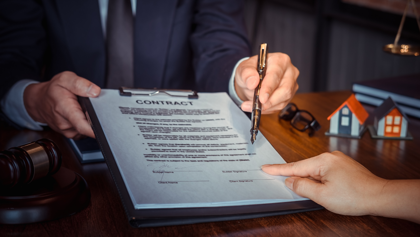 Dos notarias están en proceso ante un juez por malos manejos: Ahued