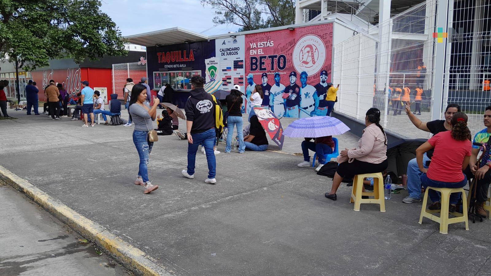 Empiezan a formarse para concierto de Luis Miguel en Boca del Río