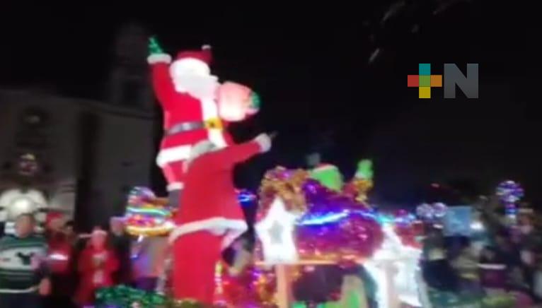 Verbena popular y encendido de árbol dan inicio a fiestas decembrinas en Huayacocotla