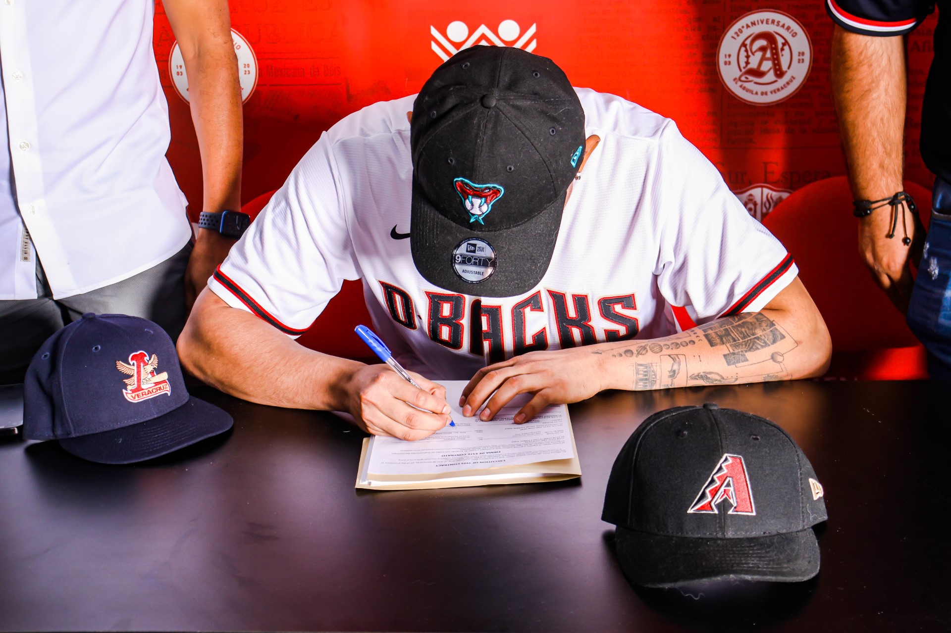 Diamondbacks firma a Gerardo Gutiérrez