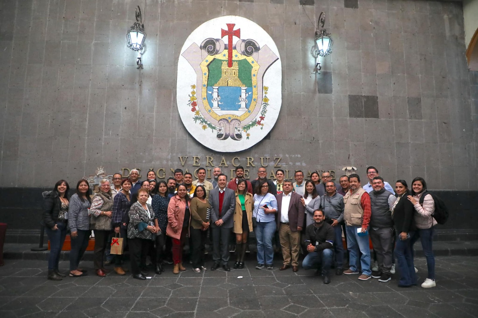 Gobernador Cuitláhuac realizó brindis navideño con reporteros