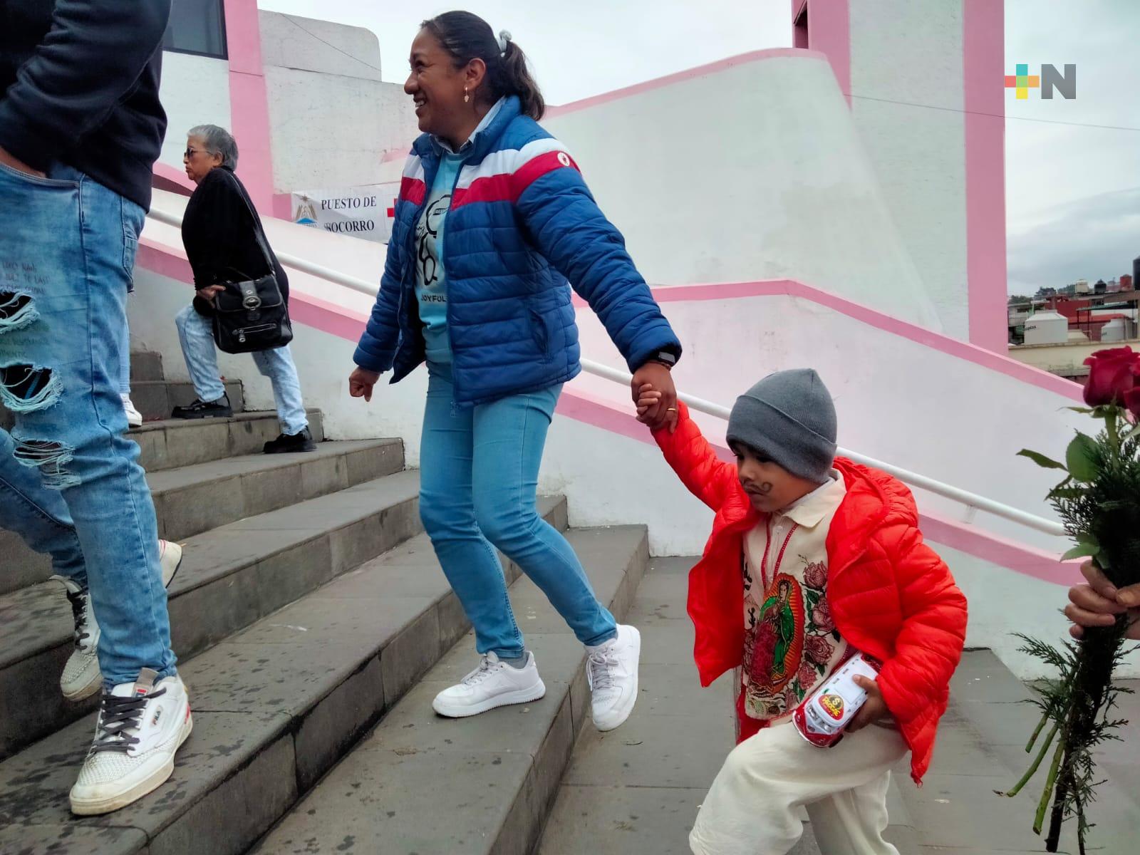 En Xalapa continúa tradición de vestir a niños como San Diego