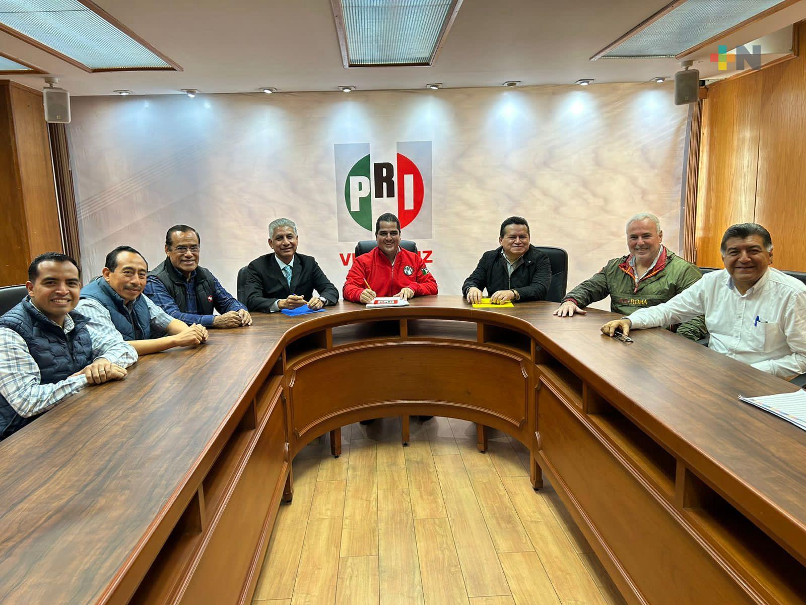 Retoman diálogo dirigentes de PRI, PAN y PRD en busca de alianza