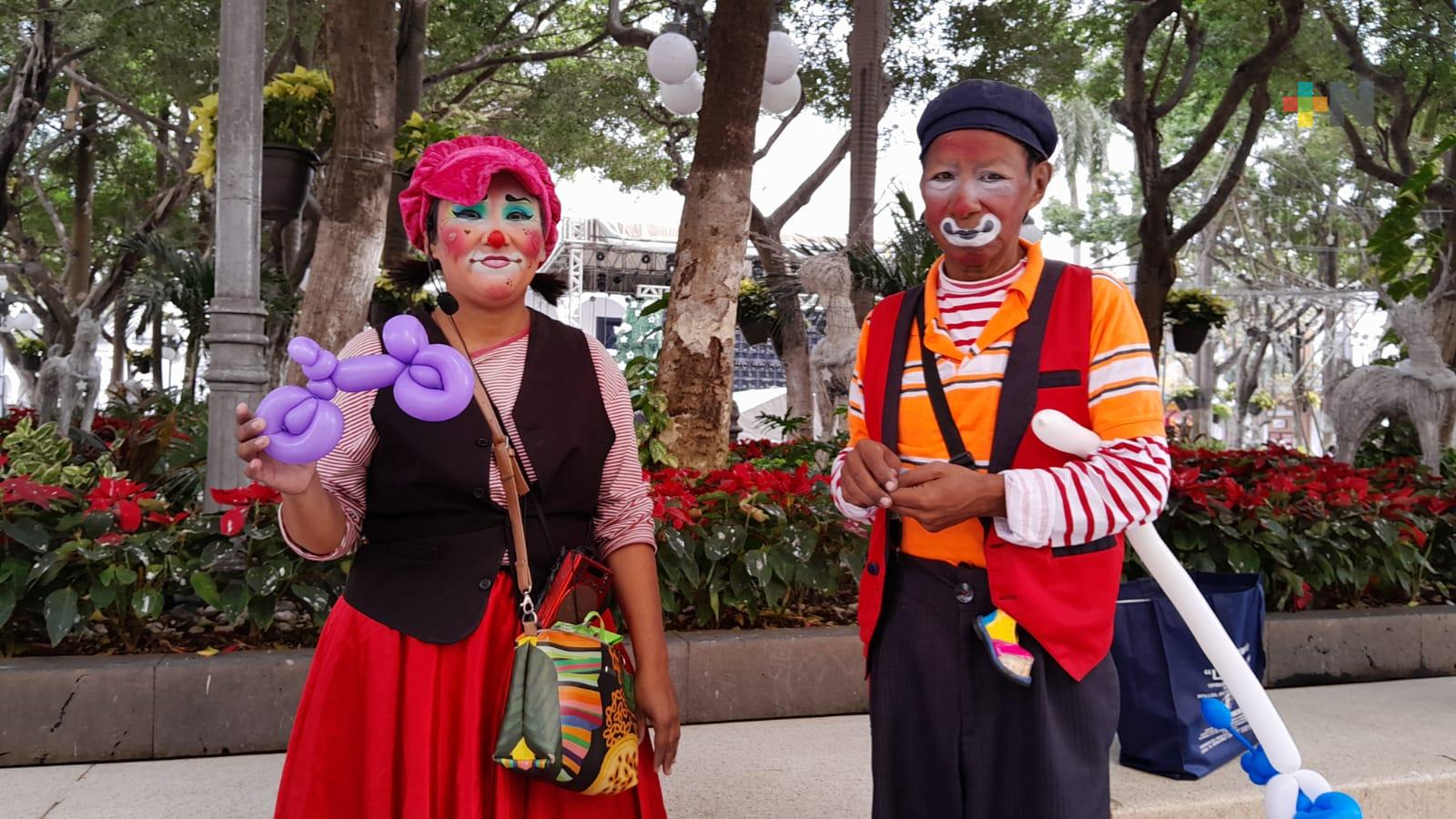 Prohíbe municipio trabajar a payasos del zócalo y malecón de Veracruz; dan mala imagen dice