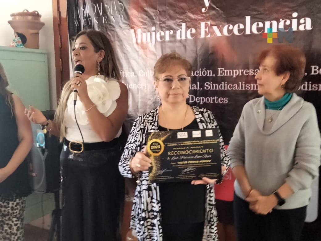 Reconocen a Patricia Luna, reportera de la fuente cultural de RTV