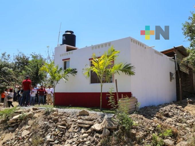 Inicia entrega de apoyos de reconstrucción en Acapulco y Coyuca de Benítez: AMLO