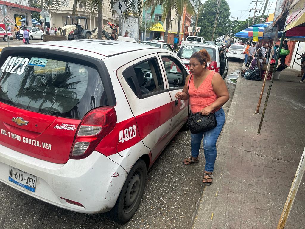 En Coatzacoalcos ciudadanía se queja por servicio que prestan taxistas