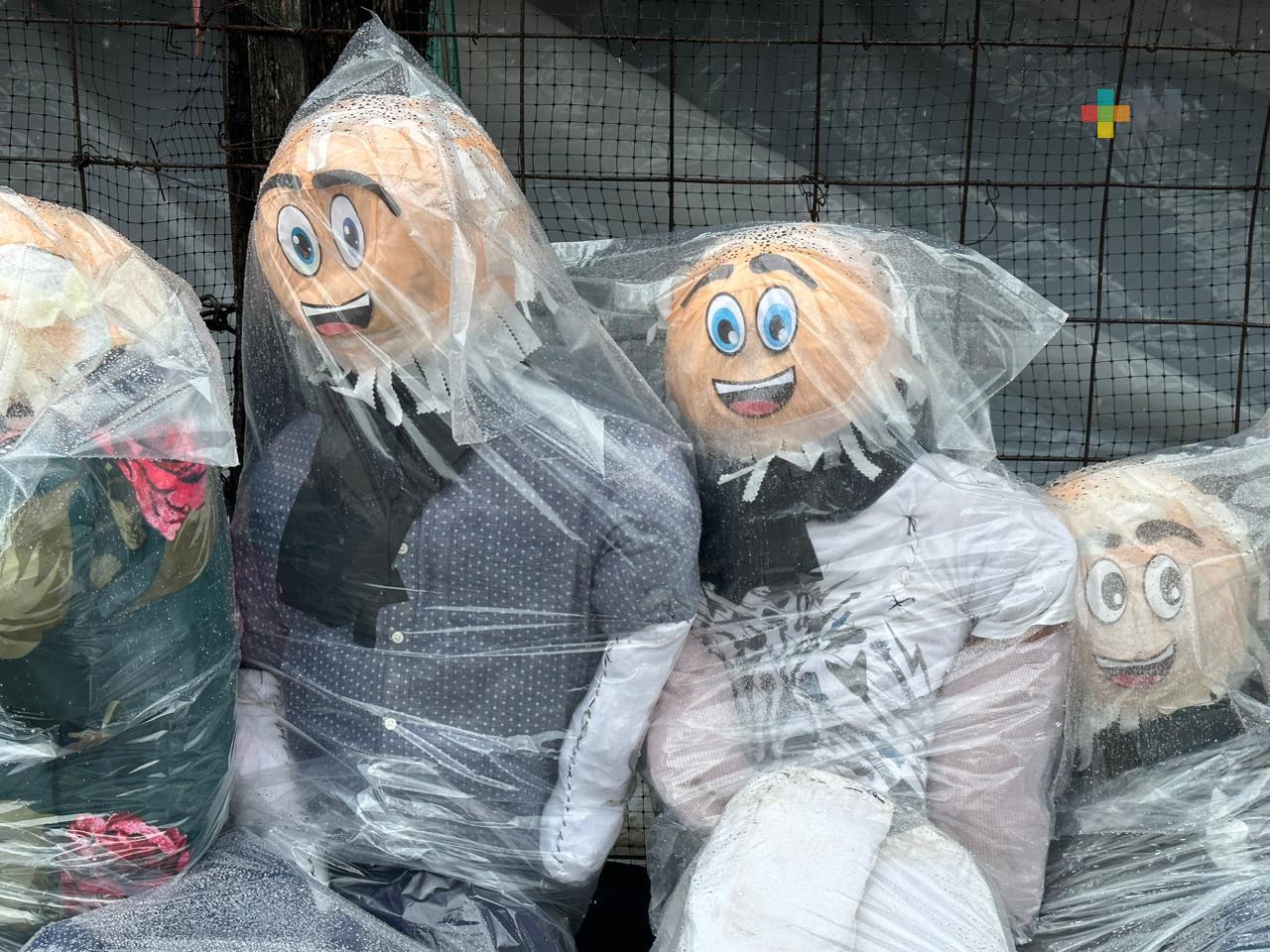 Desde 150 pesos venden a tradicionales «viejos» en Coatzacoalcos