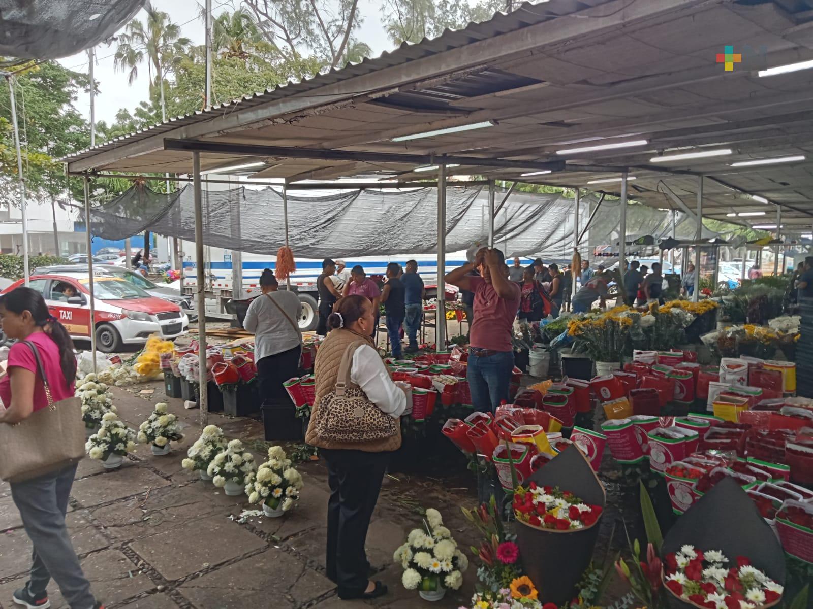 Se eleva la venta de flores en Veracruz puerto por festejos a Virgen de Guadalupe